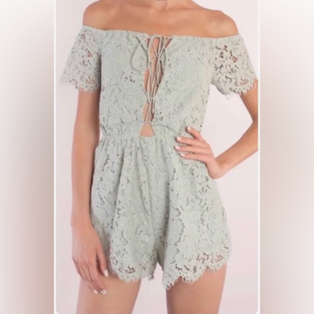 Tobi Off Shoulder Romper, size Small